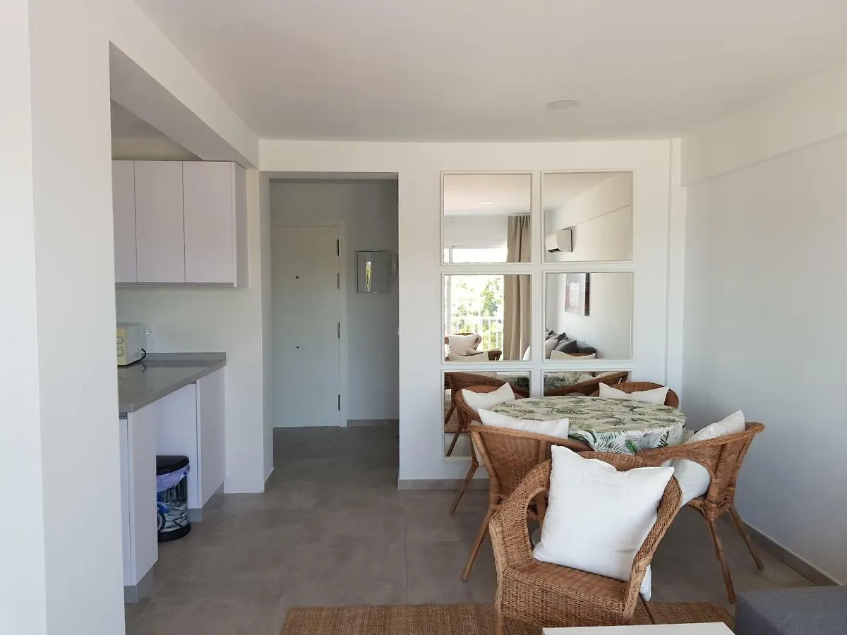 Apartment Deluxe In Beachfront Torre Del Mar